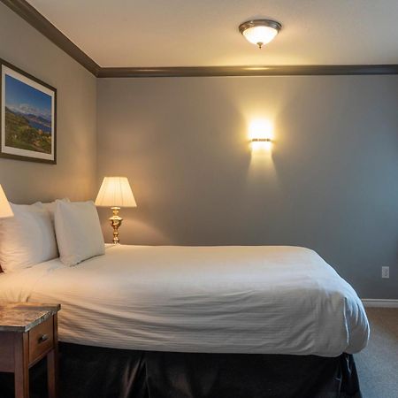 Tiki Shores Inn & Suites Penticton Exteriér fotografie