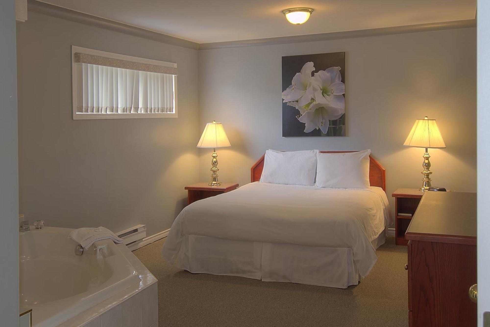 Tiki Shores Inn & Suites Penticton Pokoj fotografie