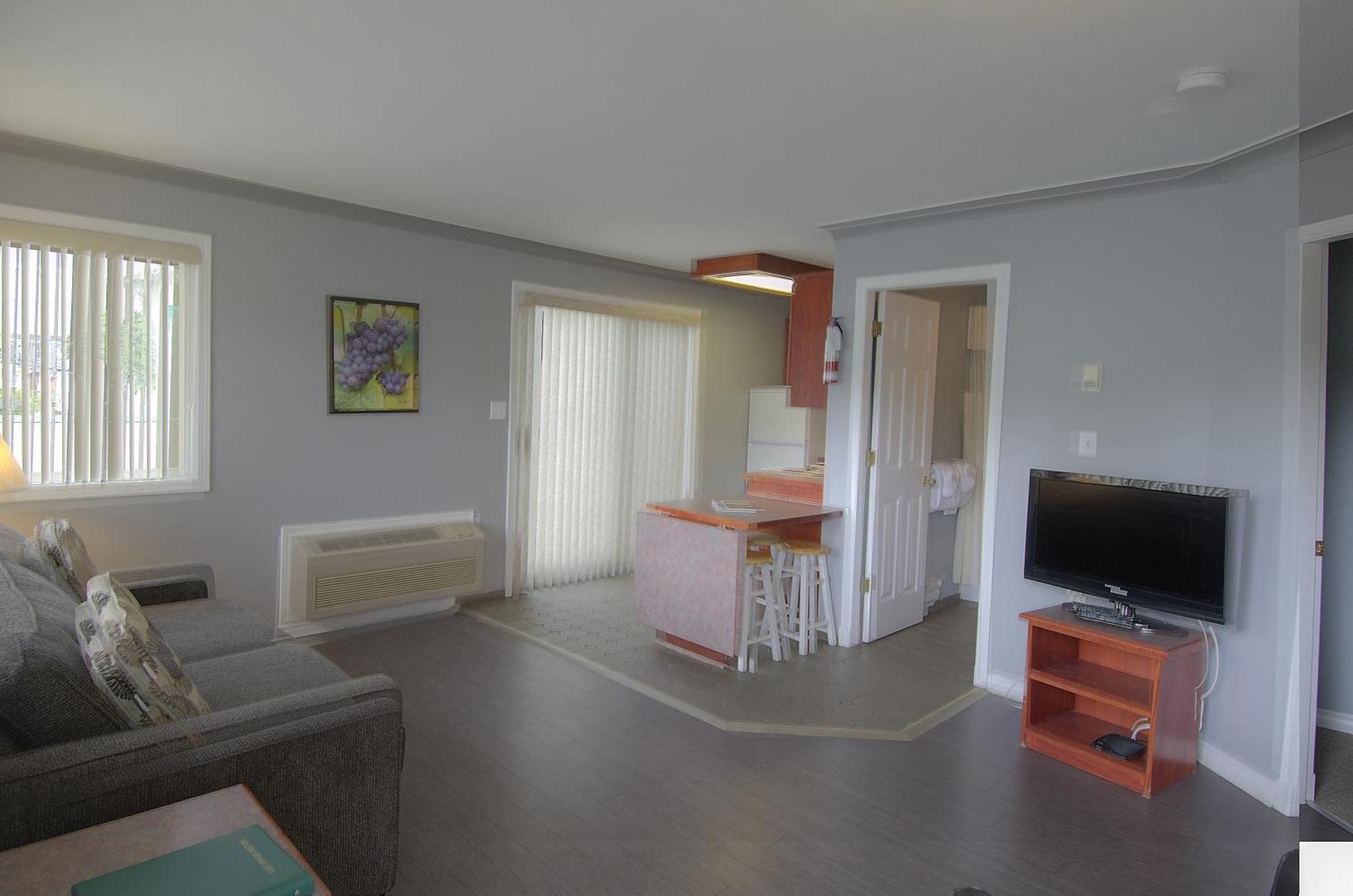 Tiki Shores Inn & Suites Penticton Pokoj fotografie