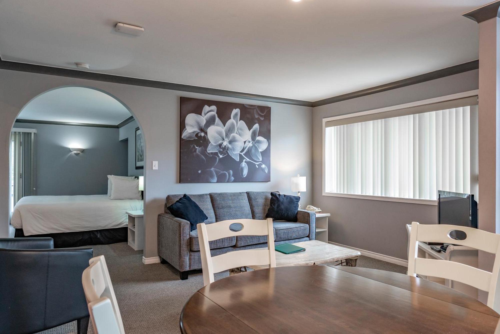 Tiki Shores Inn & Suites Penticton Exteriér fotografie