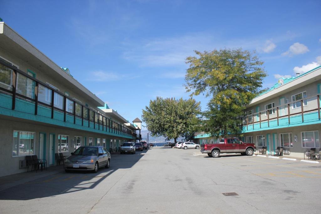 Tiki Shores Inn & Suites Penticton Exteriér fotografie