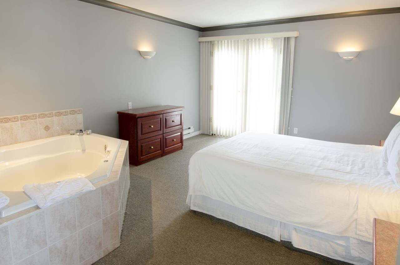 Tiki Shores Inn & Suites Penticton Exteriér fotografie