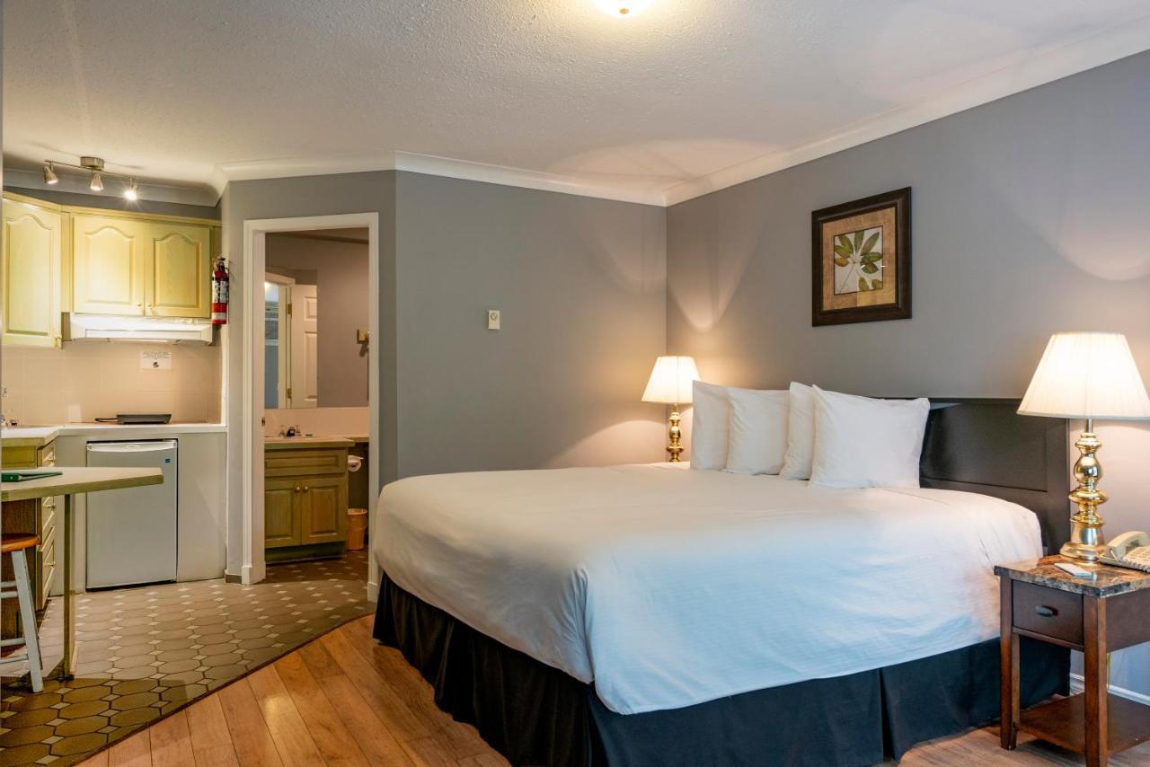 Tiki Shores Inn & Suites Penticton Exteriér fotografie